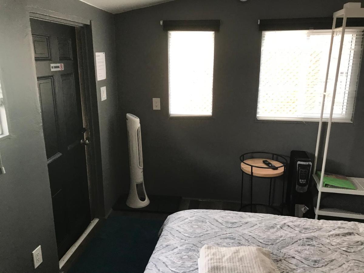 Love-Nest With Private Hot Tub Τορόντο Εξωτερικό φωτογραφία